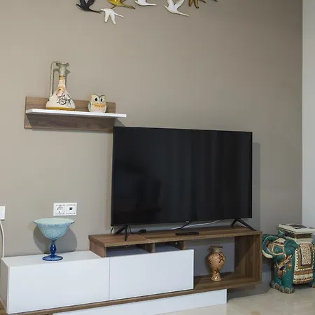 Zoe's Place - 2 Bd Beachfront Apartment *