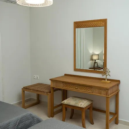 Zoe's Place - 2 Bd Beachfront *