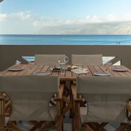 Zoe's Place - 2 Bd Beachfront