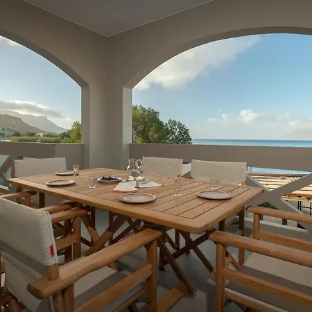 Zoe's Place - 2 Bd Beachfront Apartment Kissamos