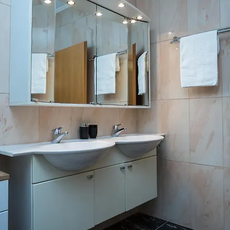 Zoe's Place - 2 Bd Beachfront Διαμέρισμα Κίσσαμος