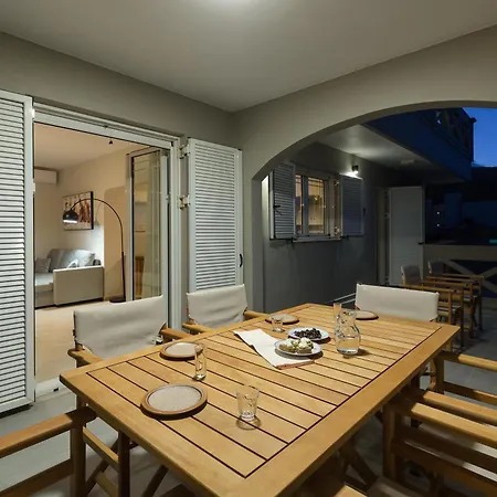 Zoe's Place - 2 Bd Beachfront *